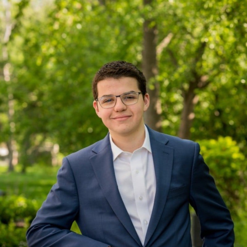 Ari Ayzenberg